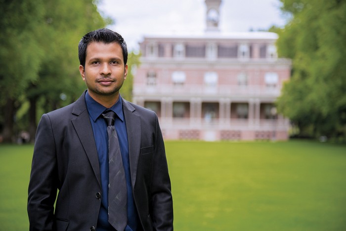 Une photo de Rameez Ali. 09818-couverture-rameez.jpg