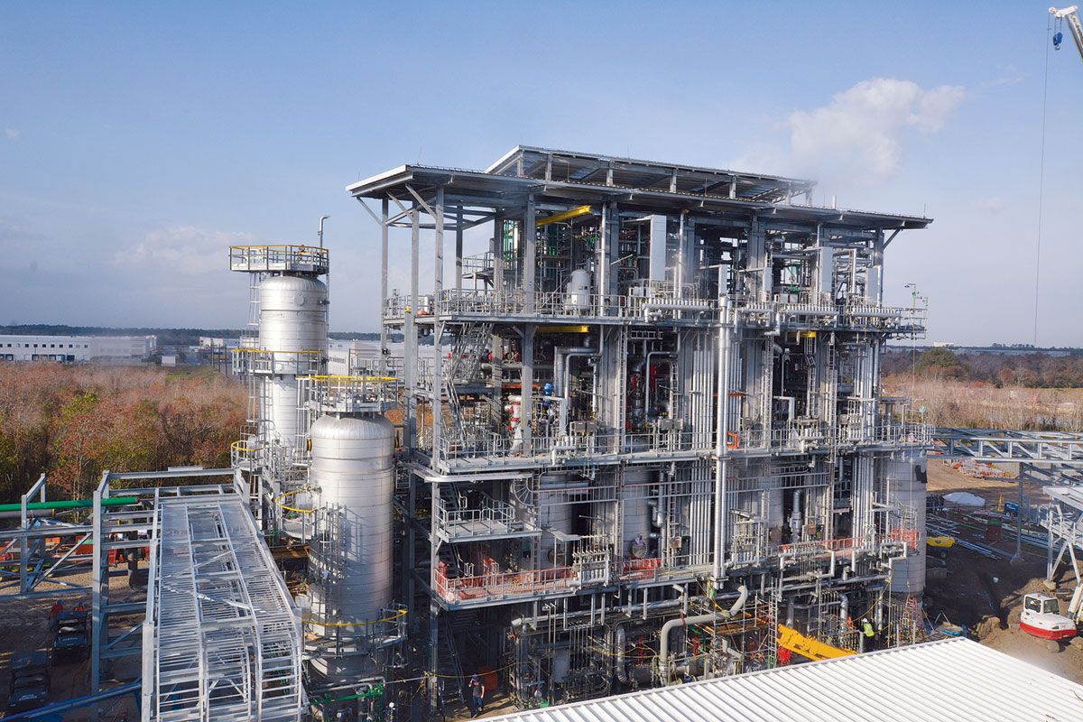 Petronas buys the specialty chemical maker Da Vinci Group